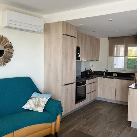 Duplex Renove Avec Vue Mer, Garage Et Climatisation A Vaux-sur-mer, Proche Pontaillac - Fr-1-539-57 *